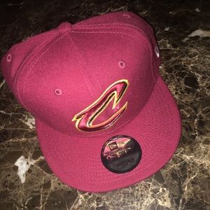 Cavaliers SnapBack flat-bill hat